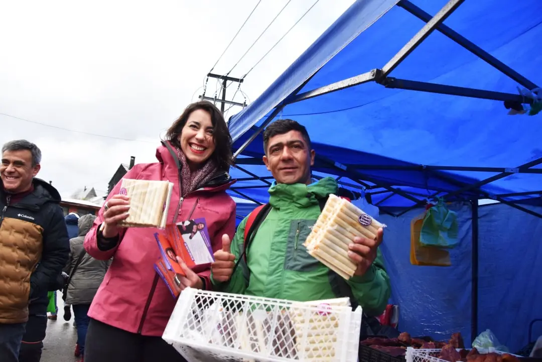 Patricia Rada Gobernadora en Feria de Calbuco